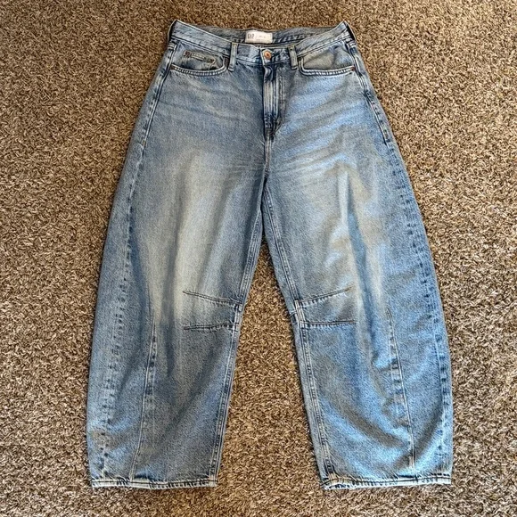 Gap high rise ultra soft horseshoe jeans - Picture 2 of 6